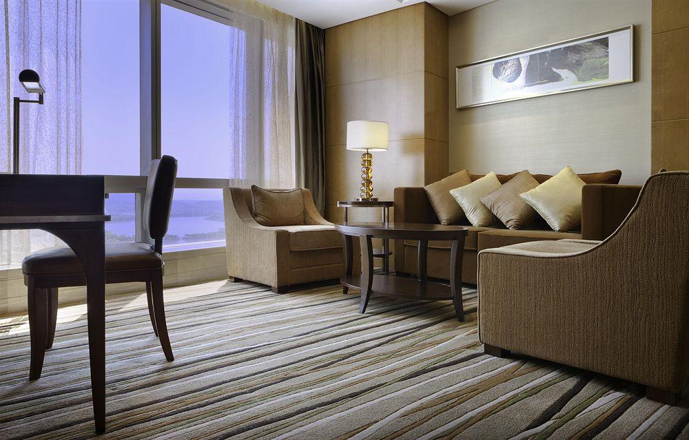 The Westin Nanjing Xuanwu Lake Exteriör bild
