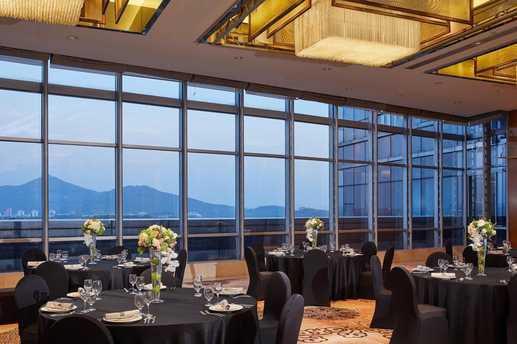 The Westin Nanjing Xuanwu Lake Exteriör bild