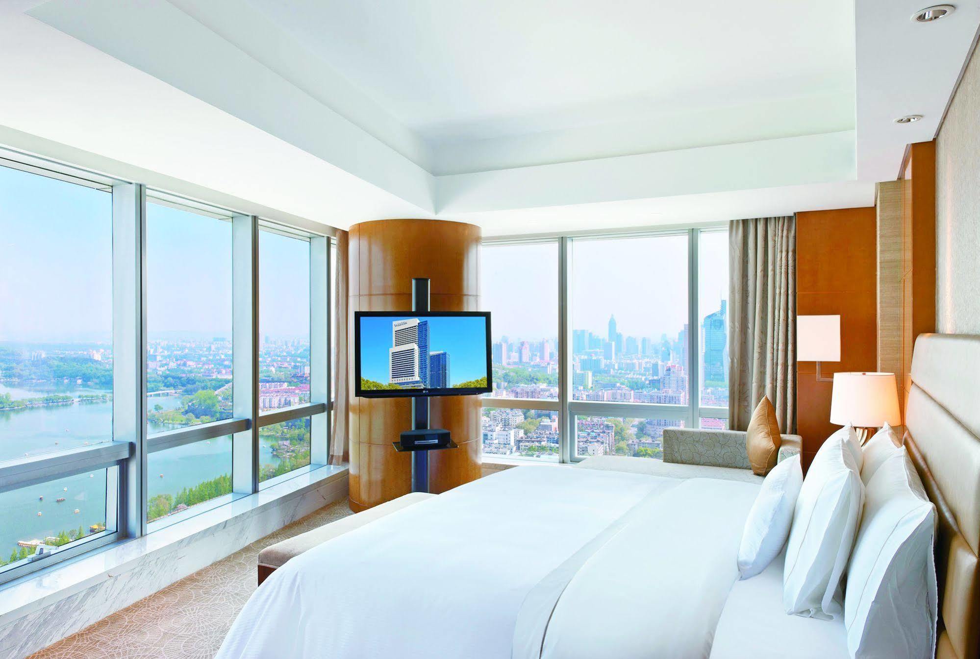 The Westin Nanjing Xuanwu Lake Exteriör bild